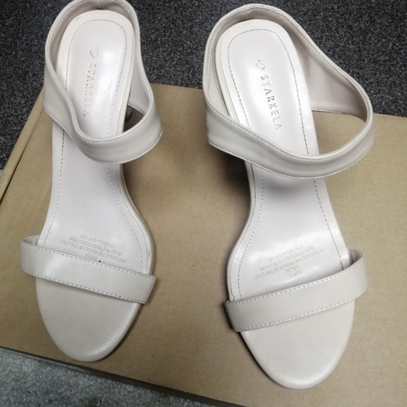 Women shoes - Picture 1 of 10